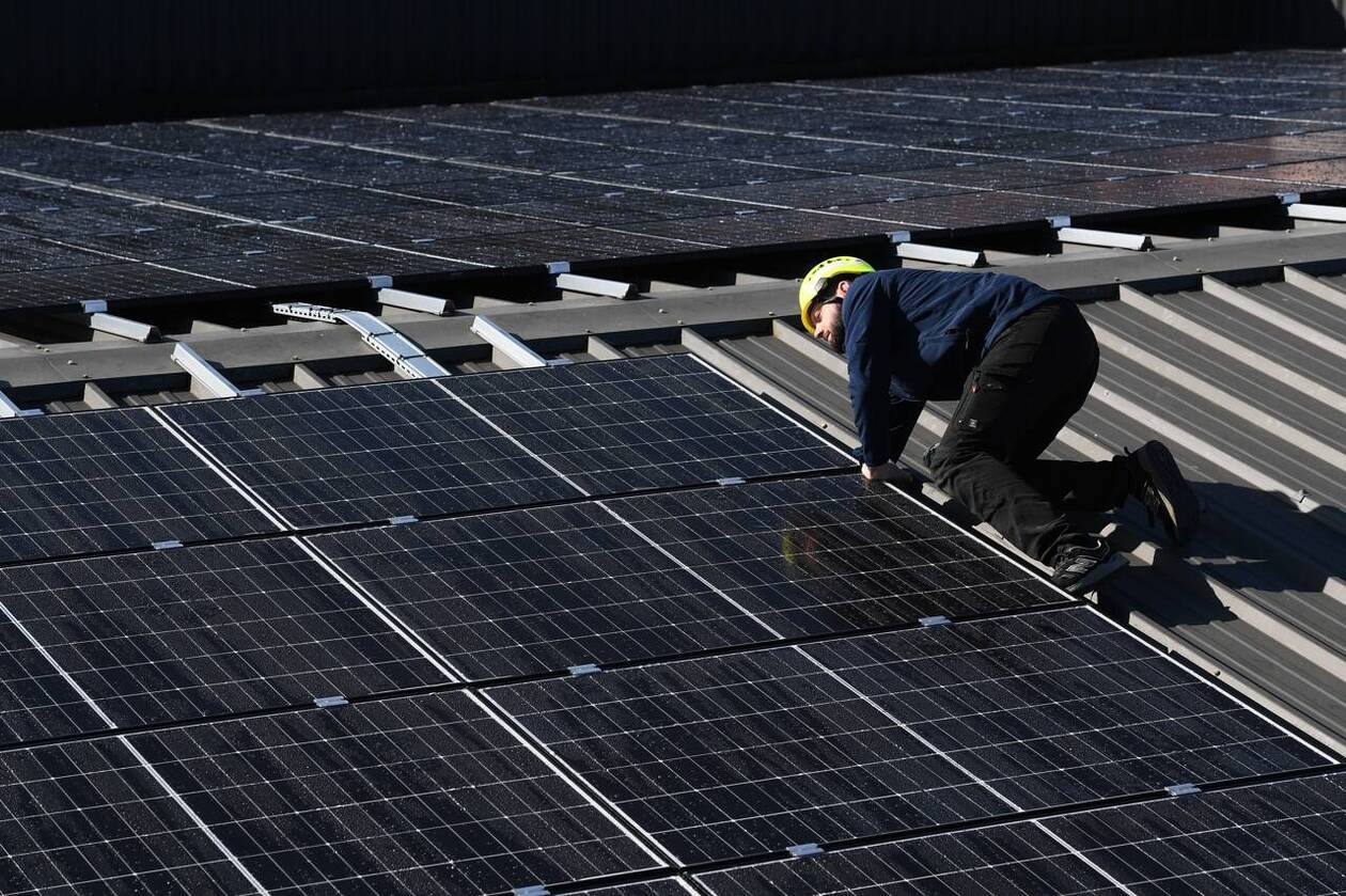 d&eacute;couvrez comment b&eacute;n&eacute;ficier d'une aide r&eacute;gionale pour l'installation de panneaux solaires. transformez votre consommation d'&eacute;nergie gr&acirc;ce aux subventions et incitations propos&eacute;es par votre r&eacute;gion pour une transition &eacute;nerg&eacute;tique durable et &eacute;conomique.