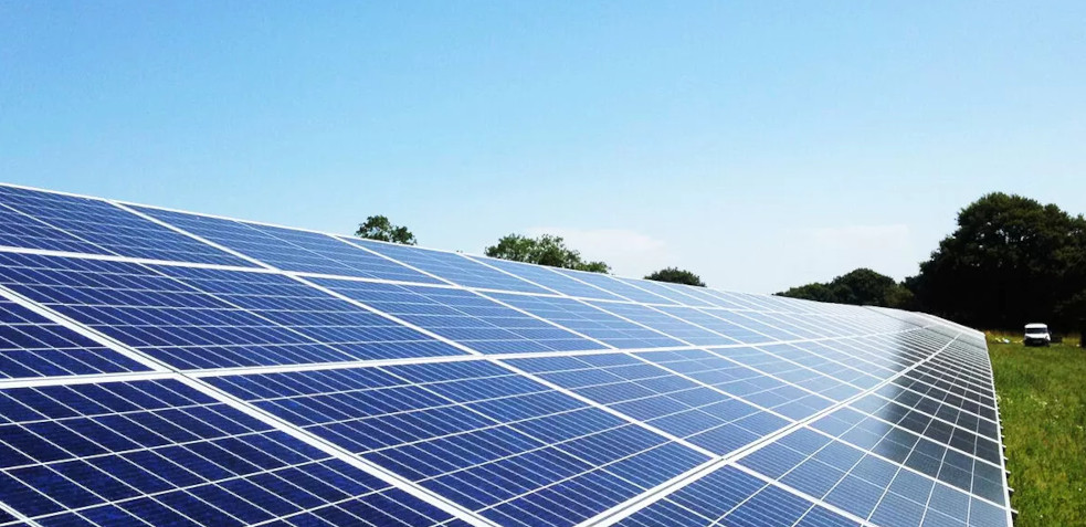 découvrez tout ce qu'il faut savoir sur le coût de la main-d'œuvre solaire. analysez les facteurs influençant les prix, comparez les offres des installateurs et apprenez à estimer le budget nécessaire pour une installation solaire réussie.