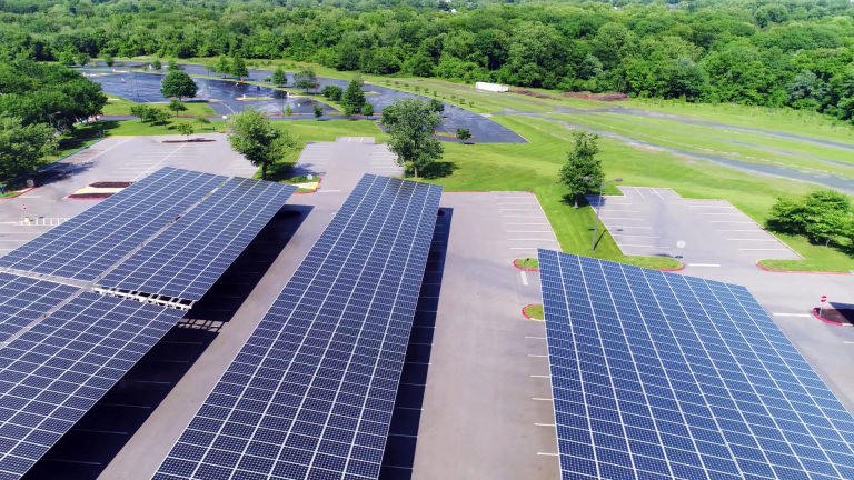 d&eacute;couvrez les tendances et innovations des installations solaires pour 2025. profitez d'une &eacute;nergie renouvelable et durable tout en r&eacute;duisant vos factures d'&eacute;lectricit&eacute;. informez-vous sur les meilleures options pour votre maison ou entreprise.