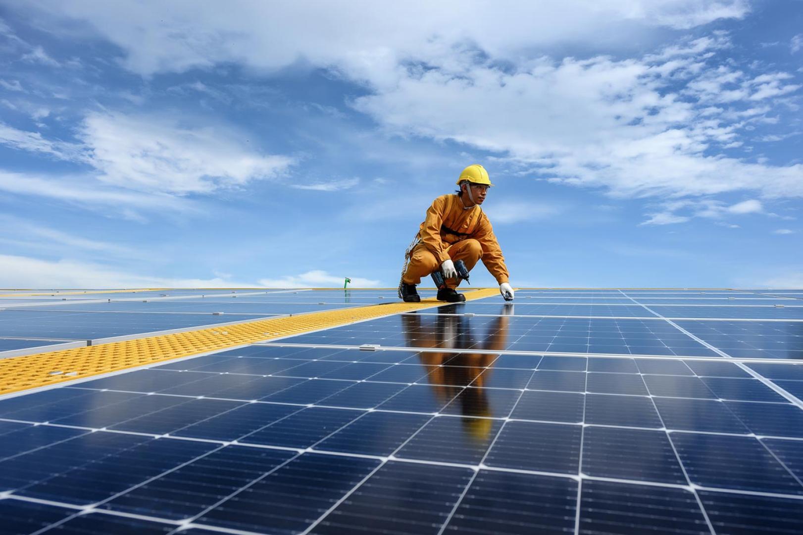 d&eacute;couvrez tout ce qu'il faut savoir sur les panneaux soi-m&ecirc;me : comparez les prix, &eacute;valuez les risques associ&eacute;s &agrave; leur installation et faites le meilleur choix pour vos projets de bricolage. guide complet pour des r&eacute;alisations r&eacute;ussies.