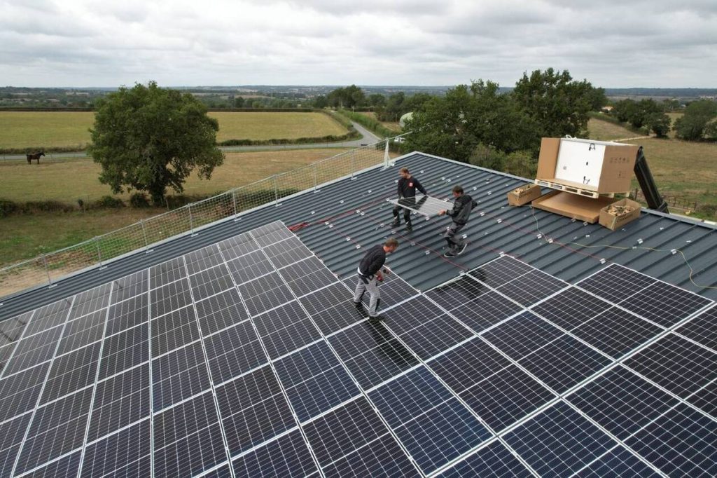 découvrez comment le photovoltaïque économique peut réduire vos factures d'énergie tout en préservant l'environnement. explorez nos solutions accessibles pour produire votre propre énergie solaire.