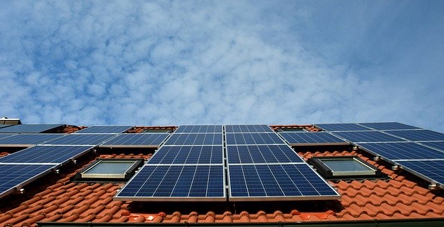 d&eacute;couvrez les prix au m&egrave;tre carr&eacute; des panneaux photovolta&iuml;ques et optimisez votre investissement dans l'&eacute;nergie solaire. informez-vous sur les facteurs influen&ccedil;ant les co&ucirc;ts et les &eacute;conomies potentielles que vous pouvez r&eacute;aliser.
