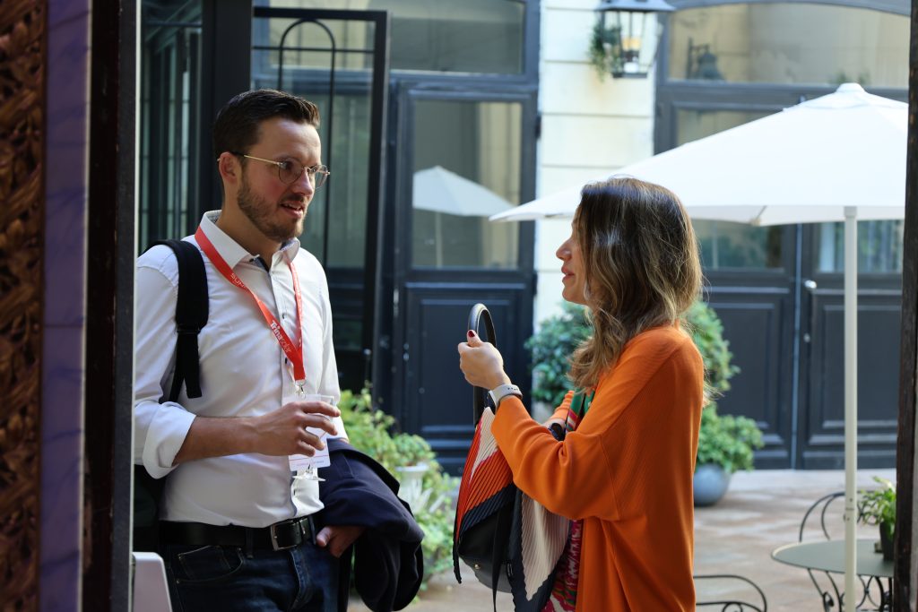participez au sommet solarplaza 2024, l'événement incontournable pour les professionnels de l'énergie solaire. découvrez les dernières innovations, échangez avec des experts du secteur et explorez de nouvelles opportunités dans un environnement dynamique et inspirant. ne manquez pas cette occasion de connecter avec les leaders de l'industrie et d'enrichir vos connaissances sur les tendances du marché solaire.