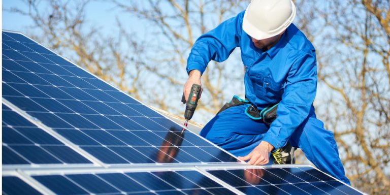 d&eacute;couvrez les diff&eacute;rentes subventions disponibles pour l'installation de panneaux solaires en france. profitez d'aides financi&egrave;res pour r&eacute;duire vos co&ucirc;ts d'&eacute;nergie tout en contribuant &agrave; la protection de l'environnement.